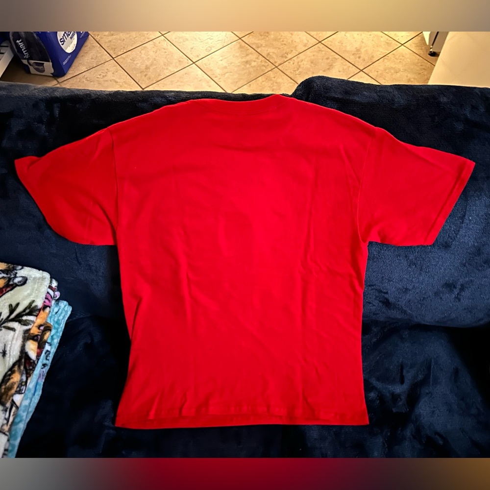 Mickey & Friends  YOUTH size XL red tshirt - Picture 3 of 8